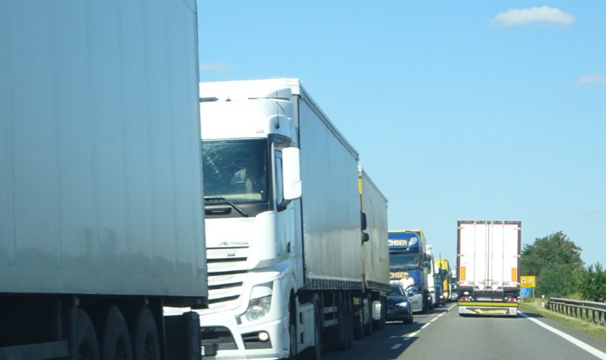 Тысячи грузовиков застряли на границе Украины с четырьмя странами Евросоюза