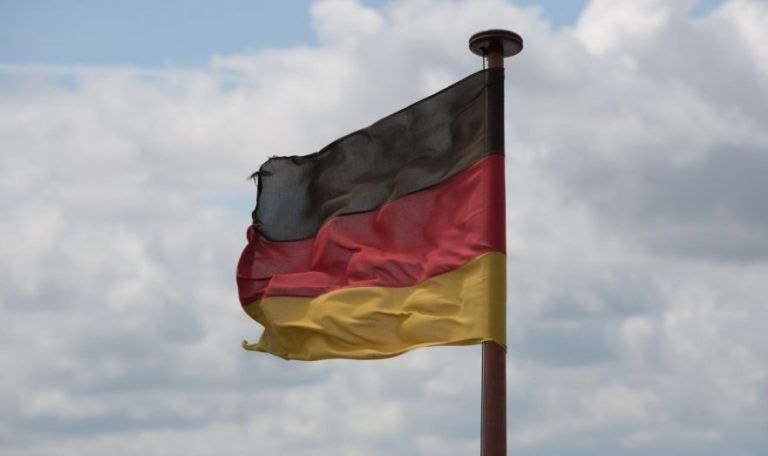 Spiegel: Германия разочарована отказом Китая от участия в саммите мира