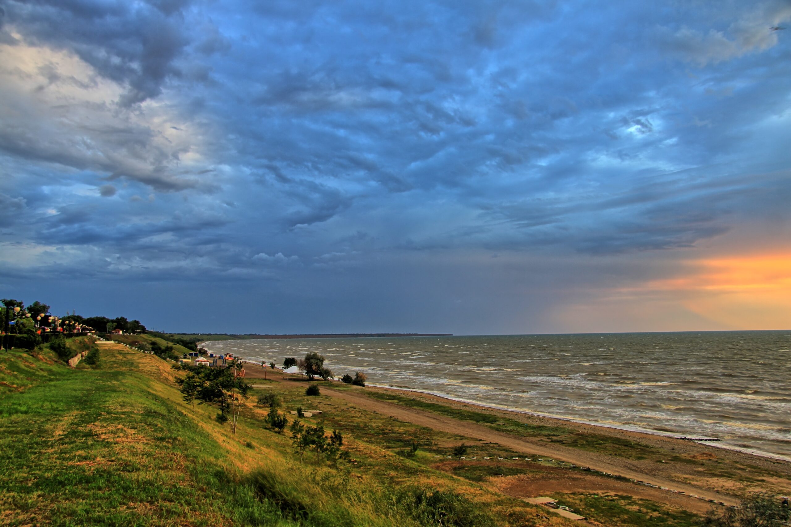 РСТ: туристы могут выбрать для отдыха побережье Азовского моря вместо Крыма